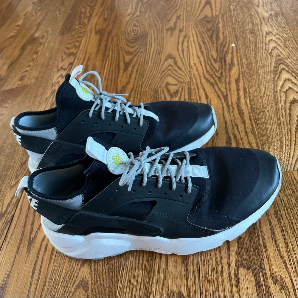 Men's Nike Air Huarache Black Size 13